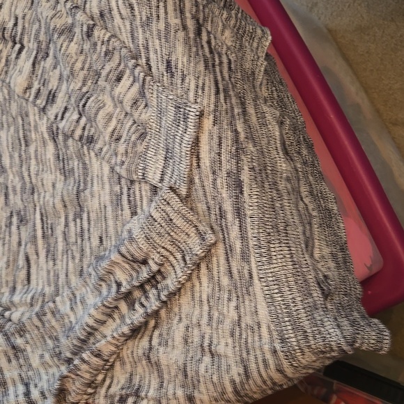 Sweater - Picture 3 of 4